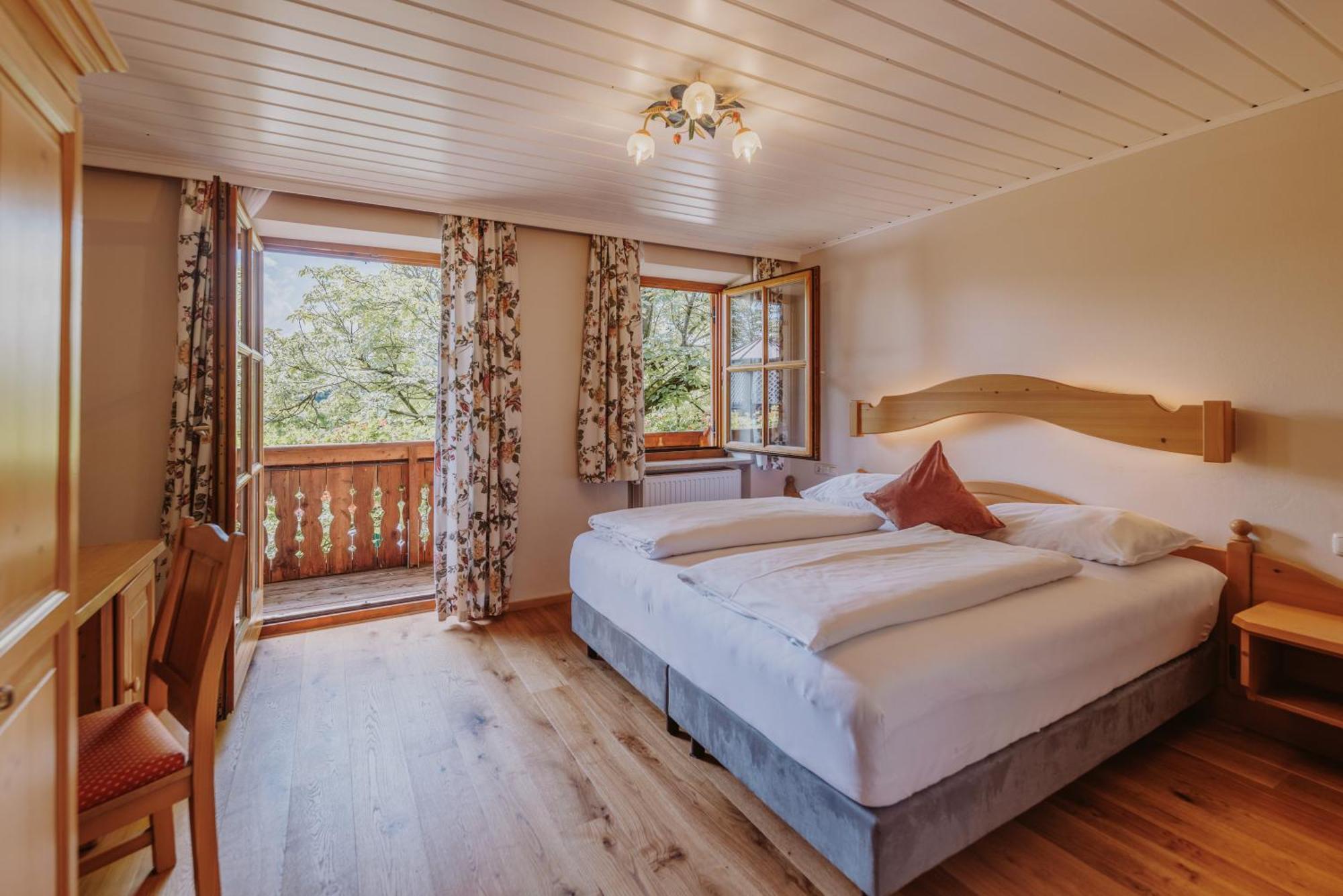 Landhotel Gschirnwirt Eugendorf Dış mekan fotoğraf